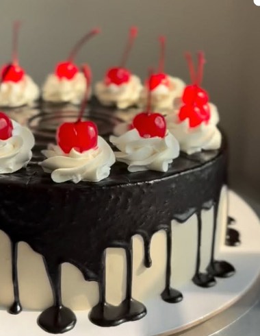 Black forest drip cake